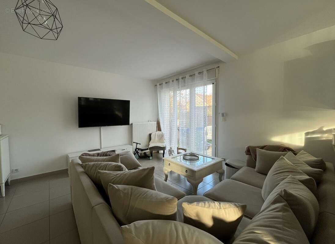 Maison à SAINT-JEAN-DE-LA-RUELLE