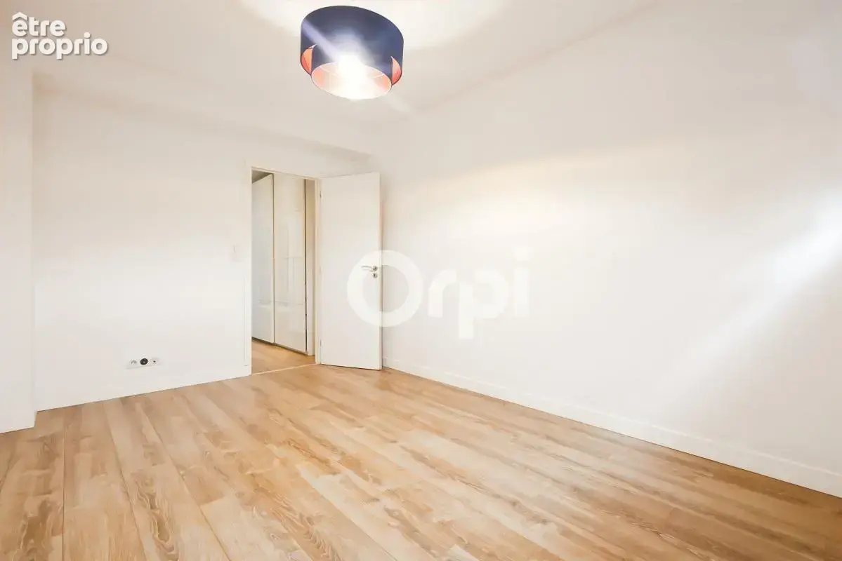 Loft 3 chambres, terrasse(s), garage et place de stationnement privative à ROSENDAËL, (59240) - photo 3