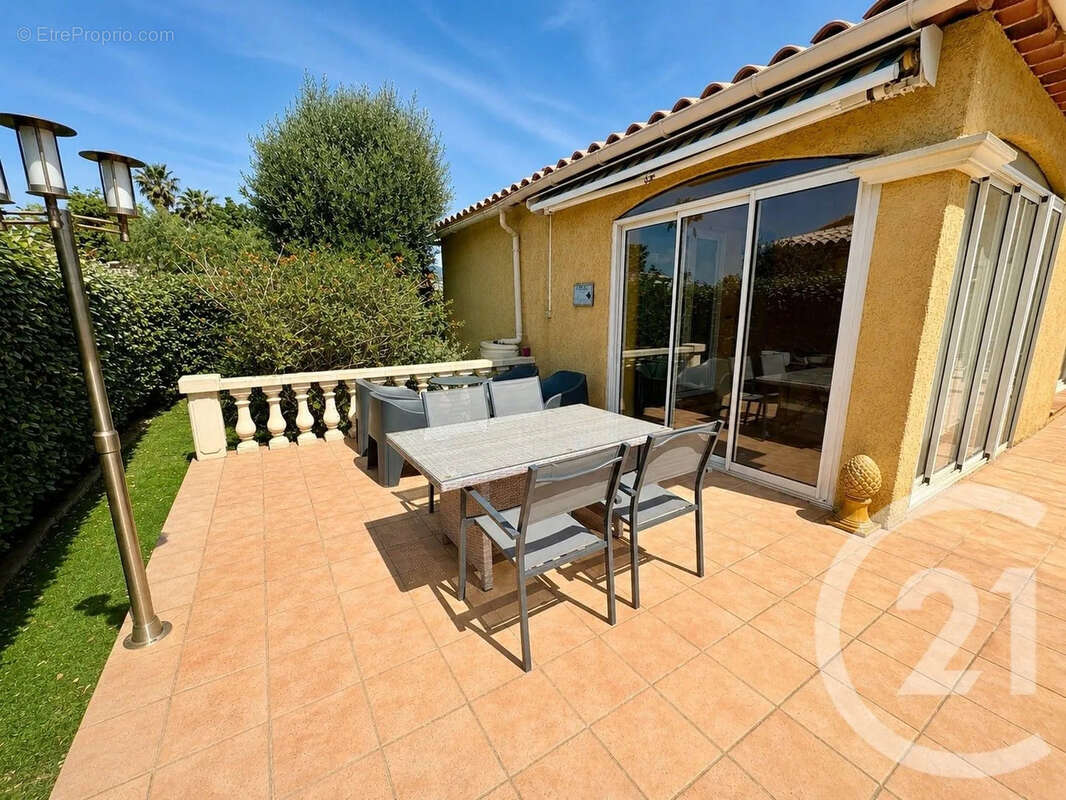 Maison à BORMES-LES-MIMOSAS