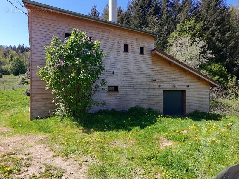 Maison à POULE-LES-ECHARMEAUX