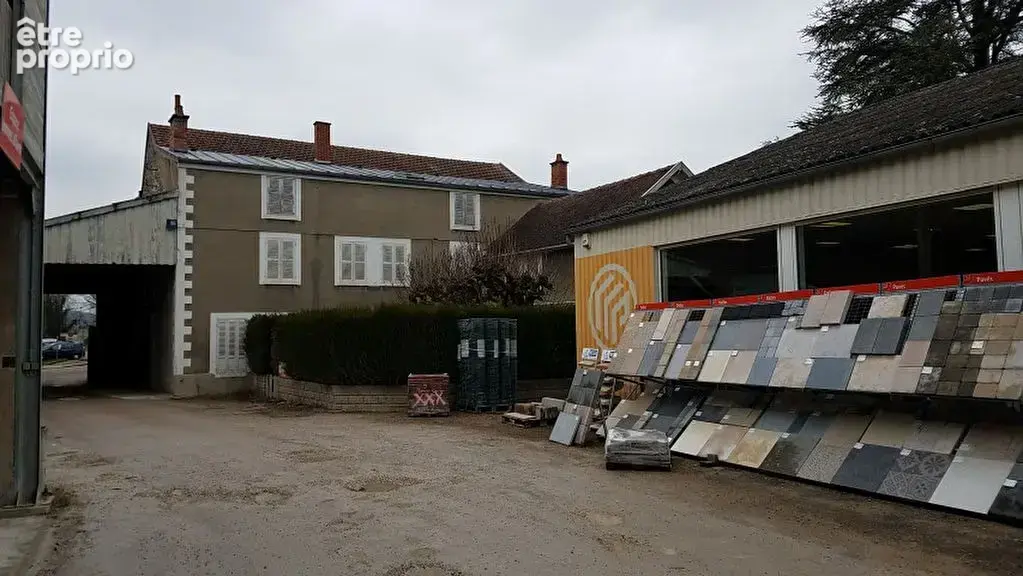 Ensemble immobilier développant 2900m² de surface de bâtiments sur une parcelle de 7850m² - photo 7
