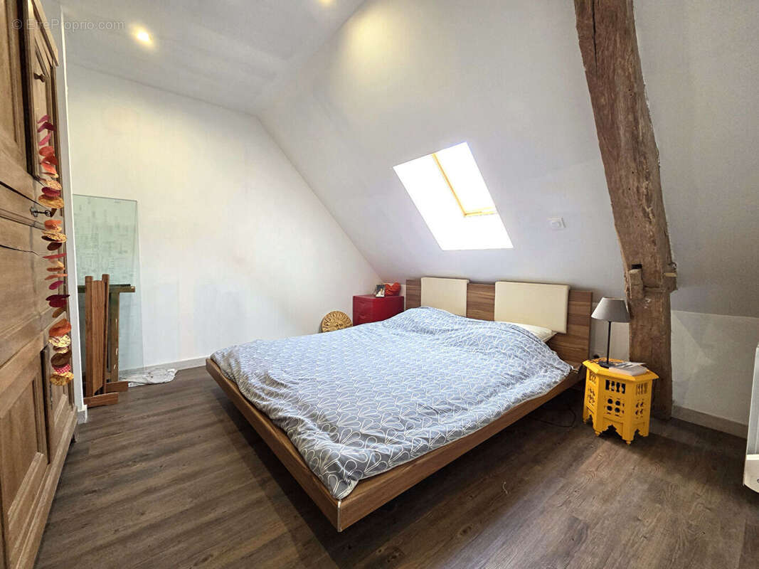 Maison à COMMENAILLES