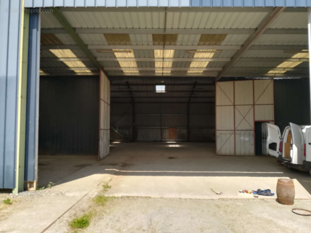 Commerce à LA VILLEDIEU-DU-CLAIN