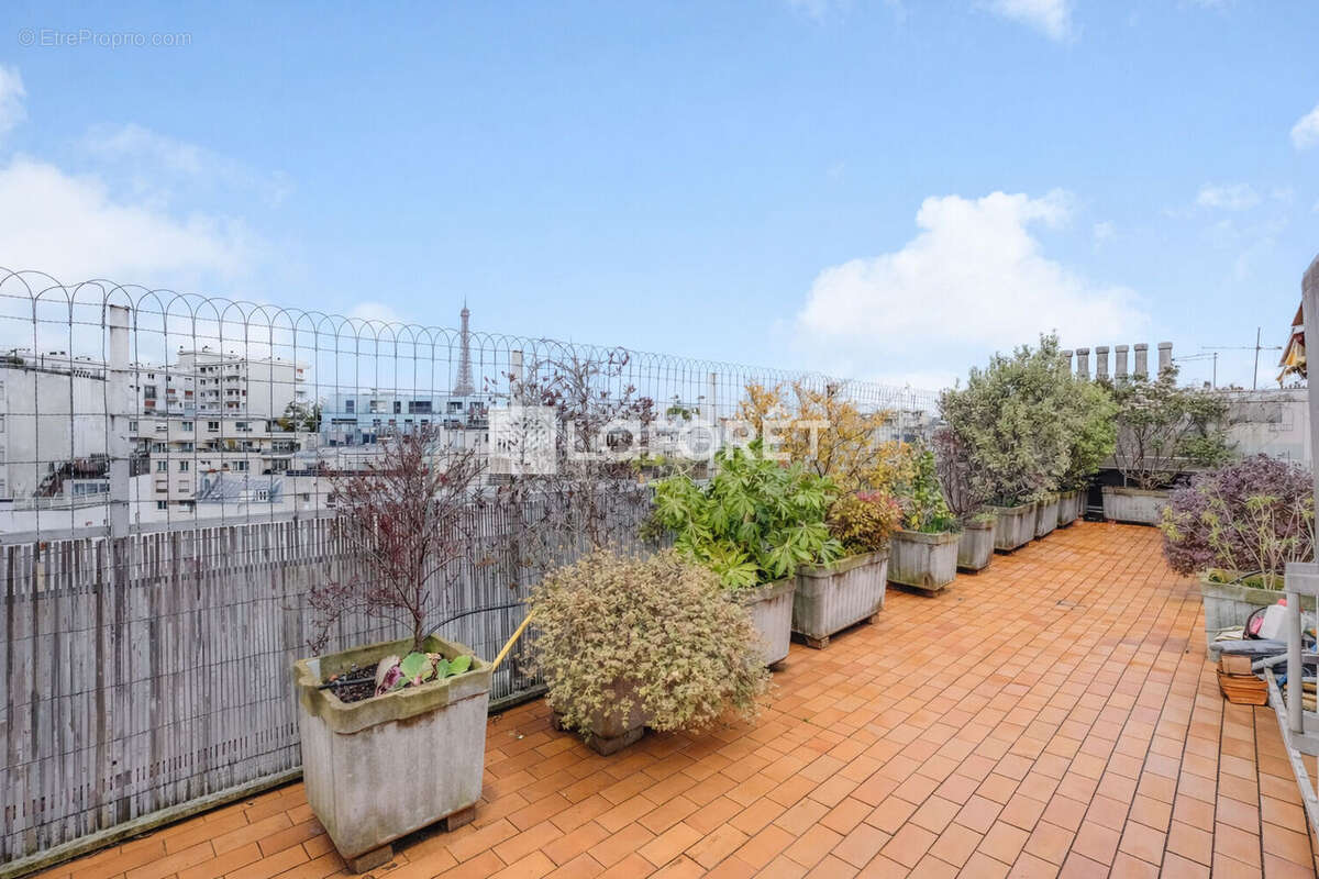Appartement à PARIS-15E