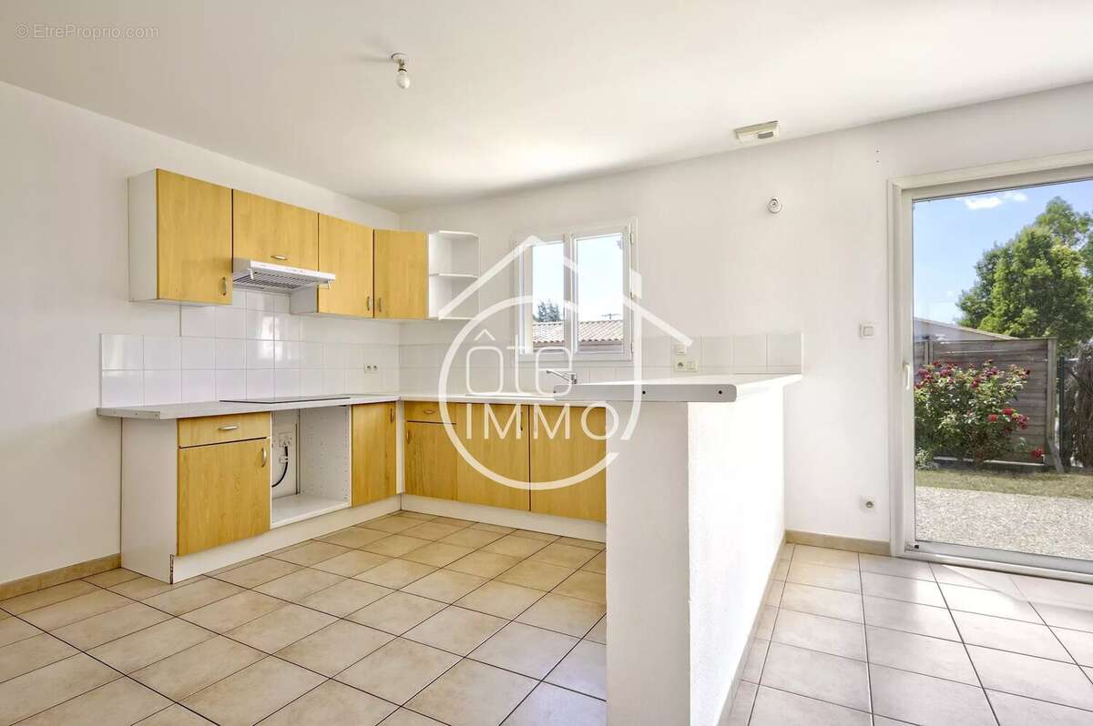 Maison à SAINT-QUENTIN-DE-BARON