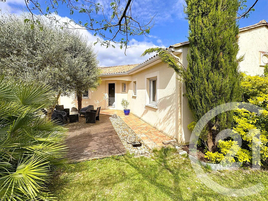 Maison à CHAMPNIERS