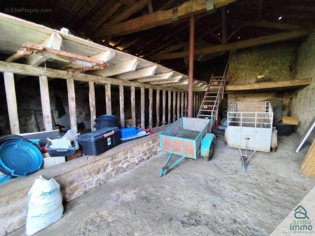 Maison à SAINT-JUNIEN