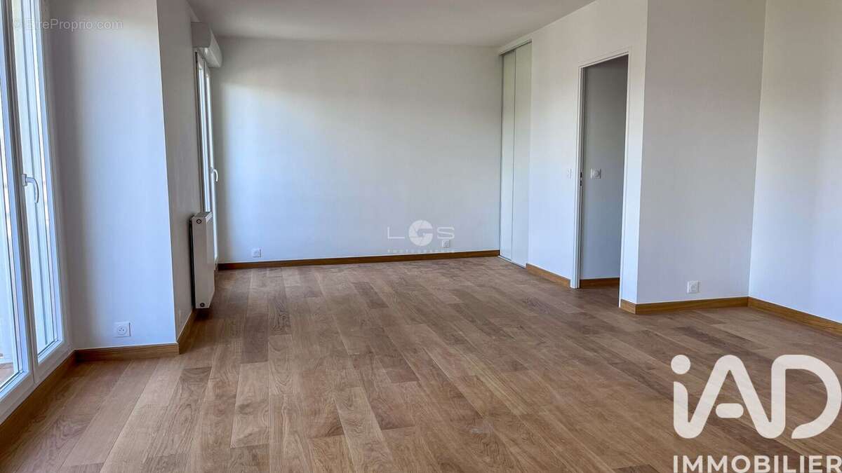 Photo 6 - Appartement à LE PLESSIS-TREVISE