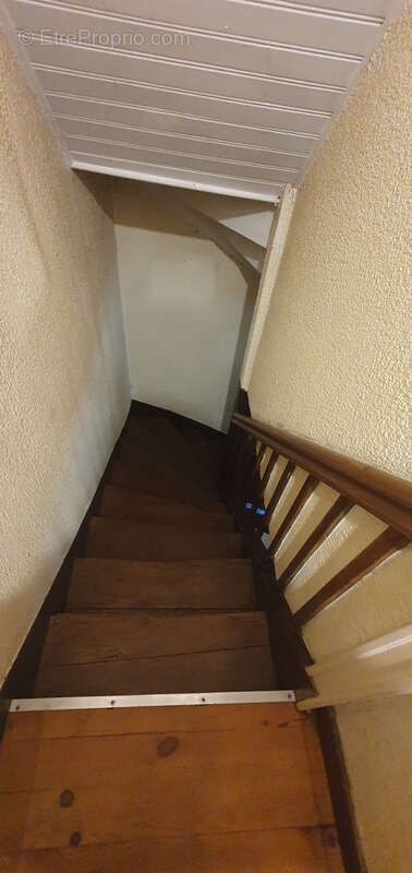 Maison à SAINT-MEME-LES-CARRIERES