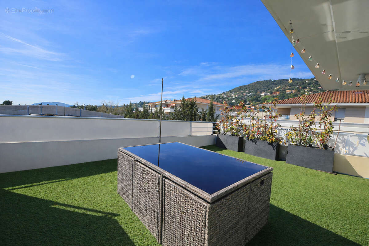 Appartement à MANDELIEU-LA-NAPOULE