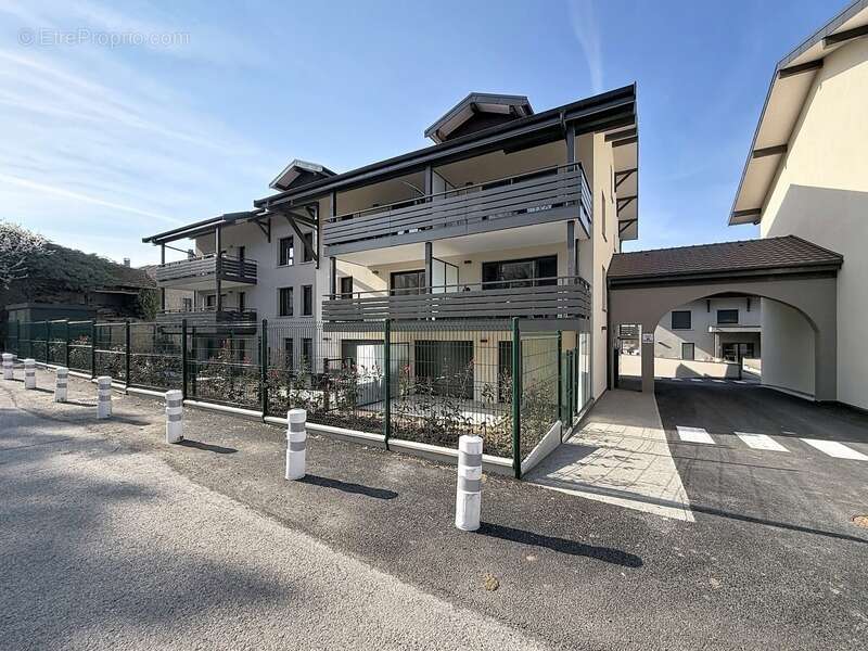 Appartement à BRENTHONNE