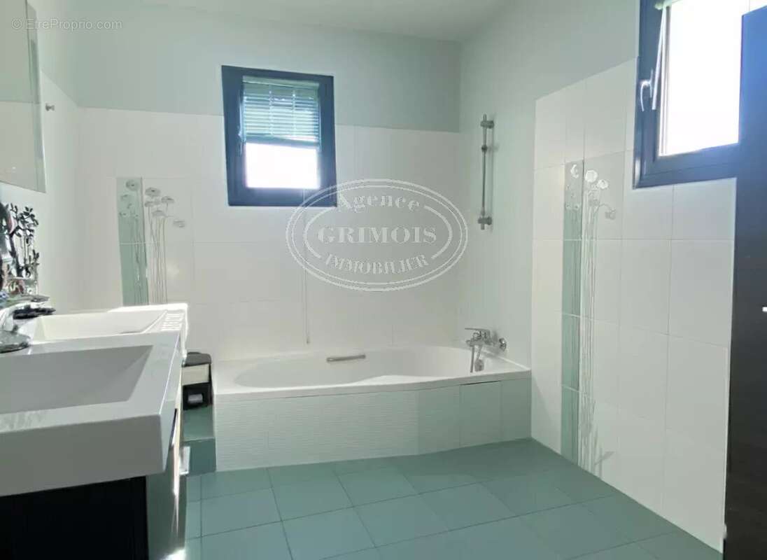 Maison à CASTELGINEST