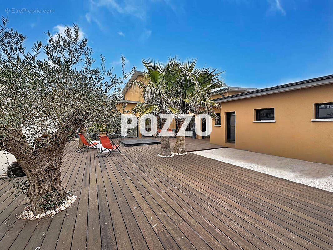 Maison à AGON-COUTAINVILLE