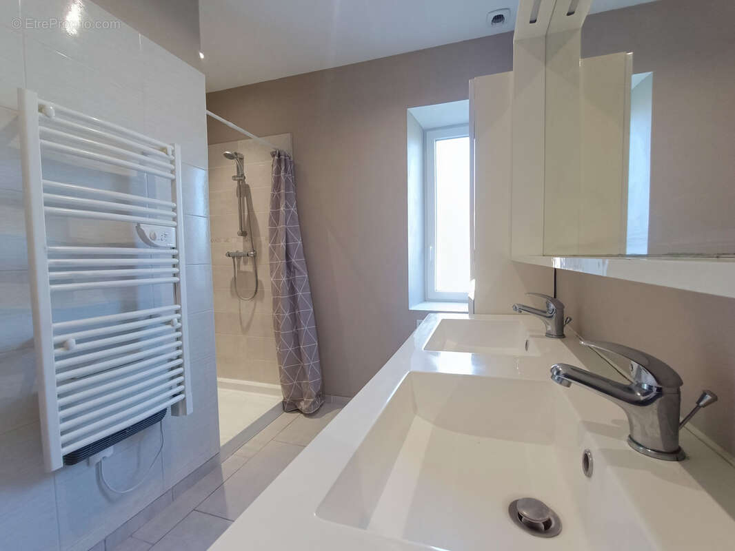 Maison à SANCERGUES