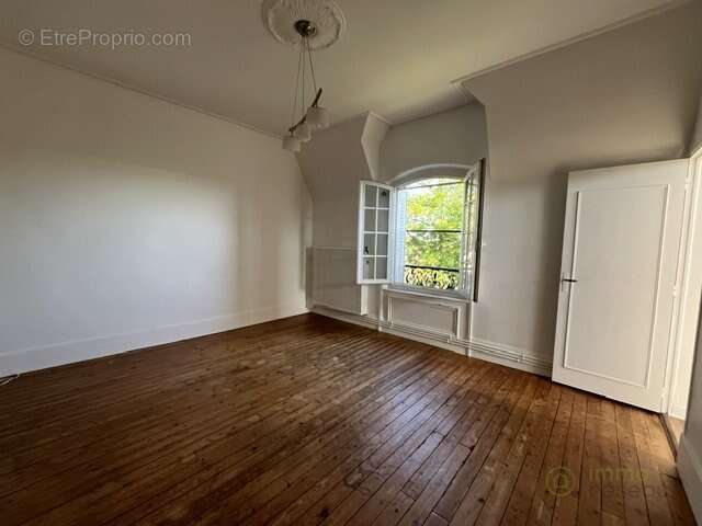 Appartement à ETREPAGNY