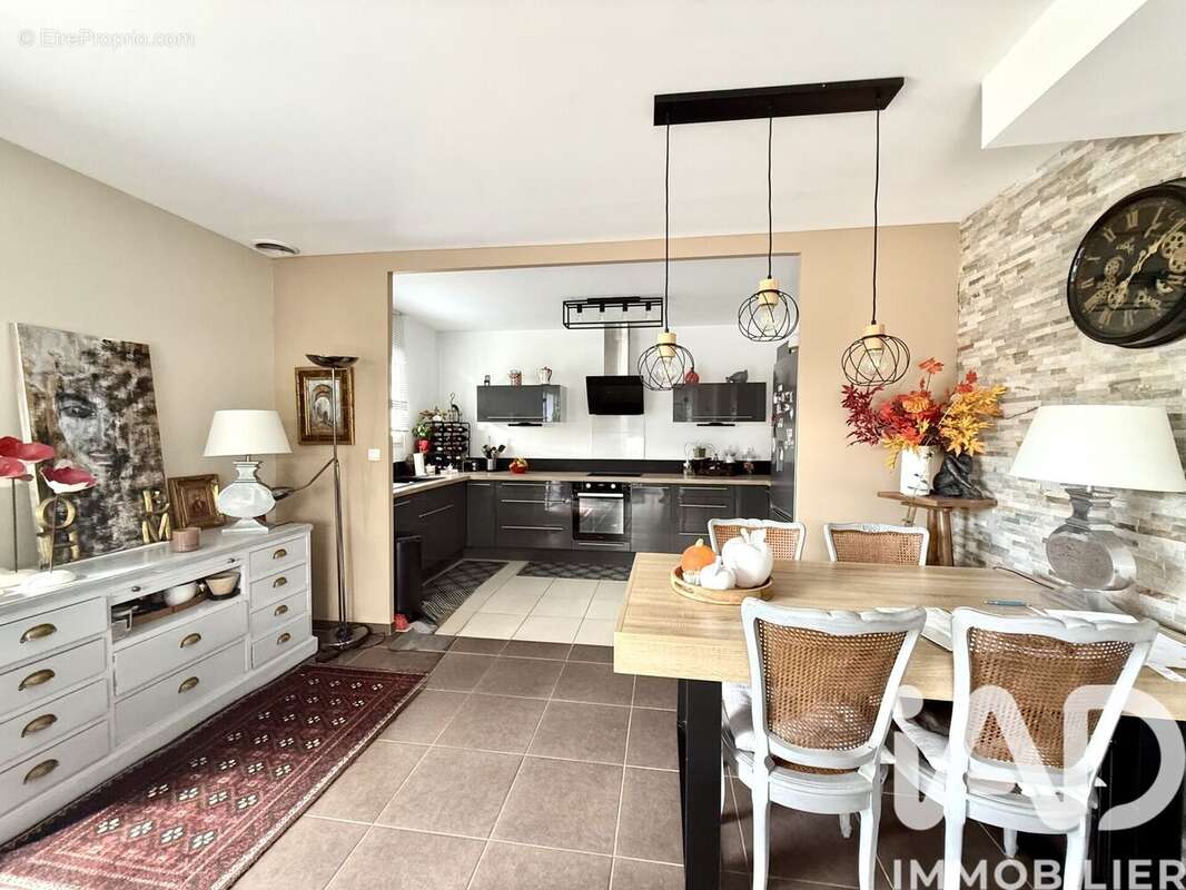 Maison 140 m² à Saint-Paul-Les-Fonts  - photo 3