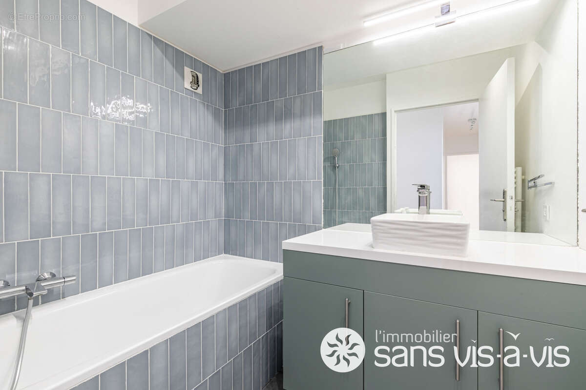 Appartement à COURBEVOIE