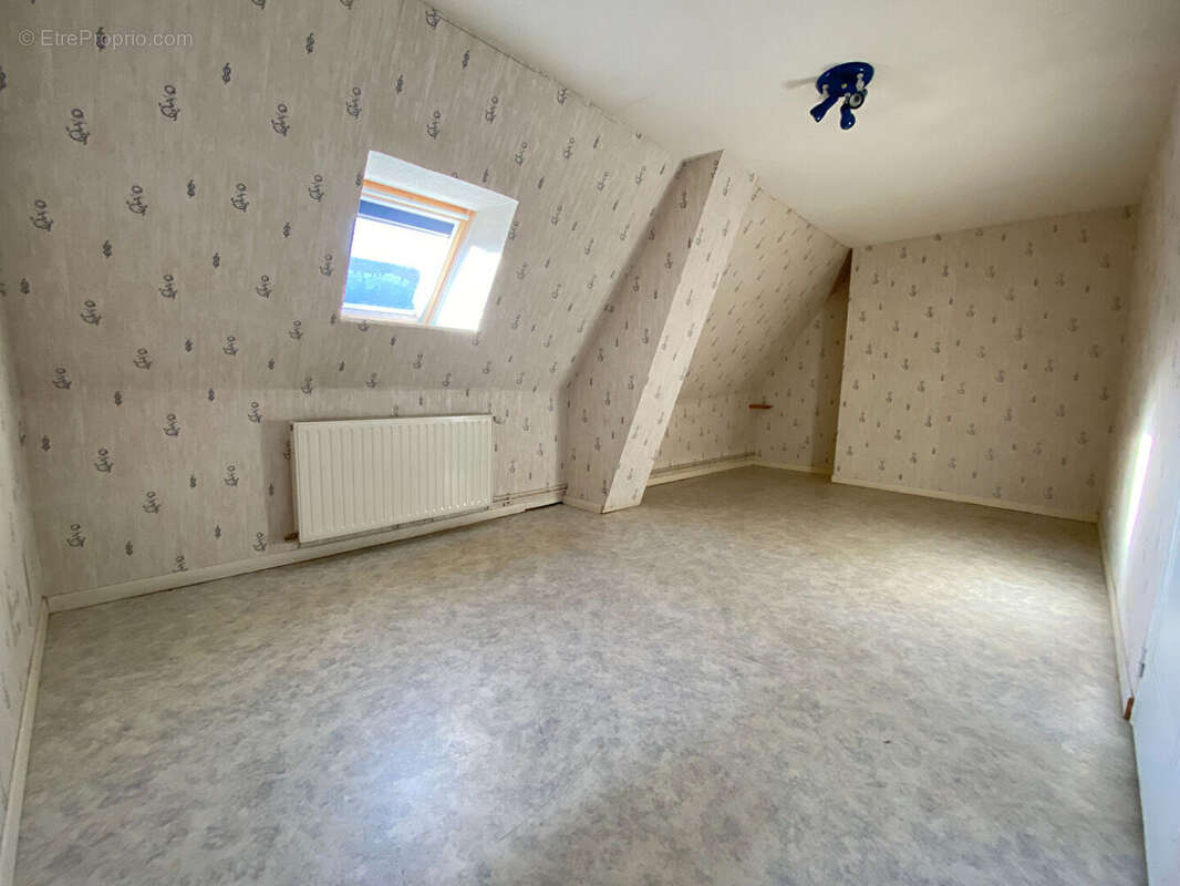 Maison à DAMVILLE