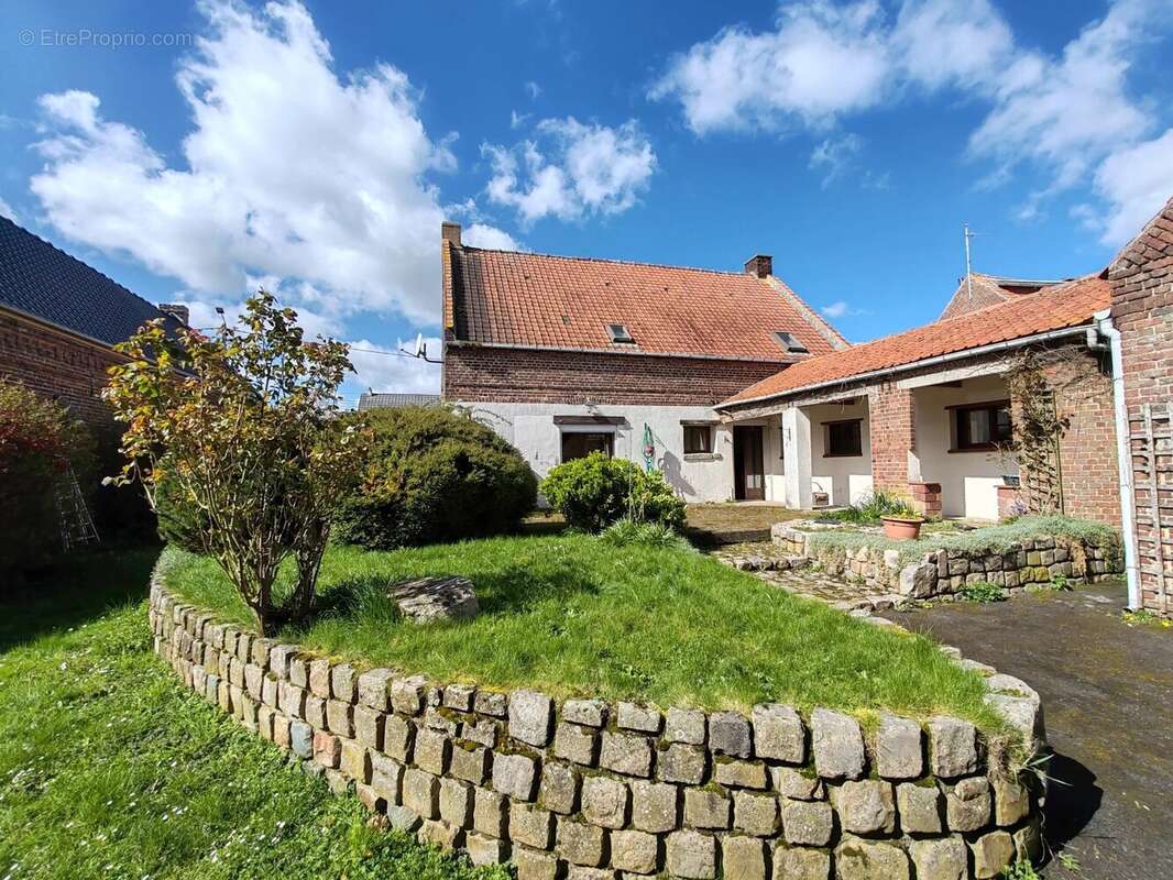Maison individuelle en brique à rénover - photo 2