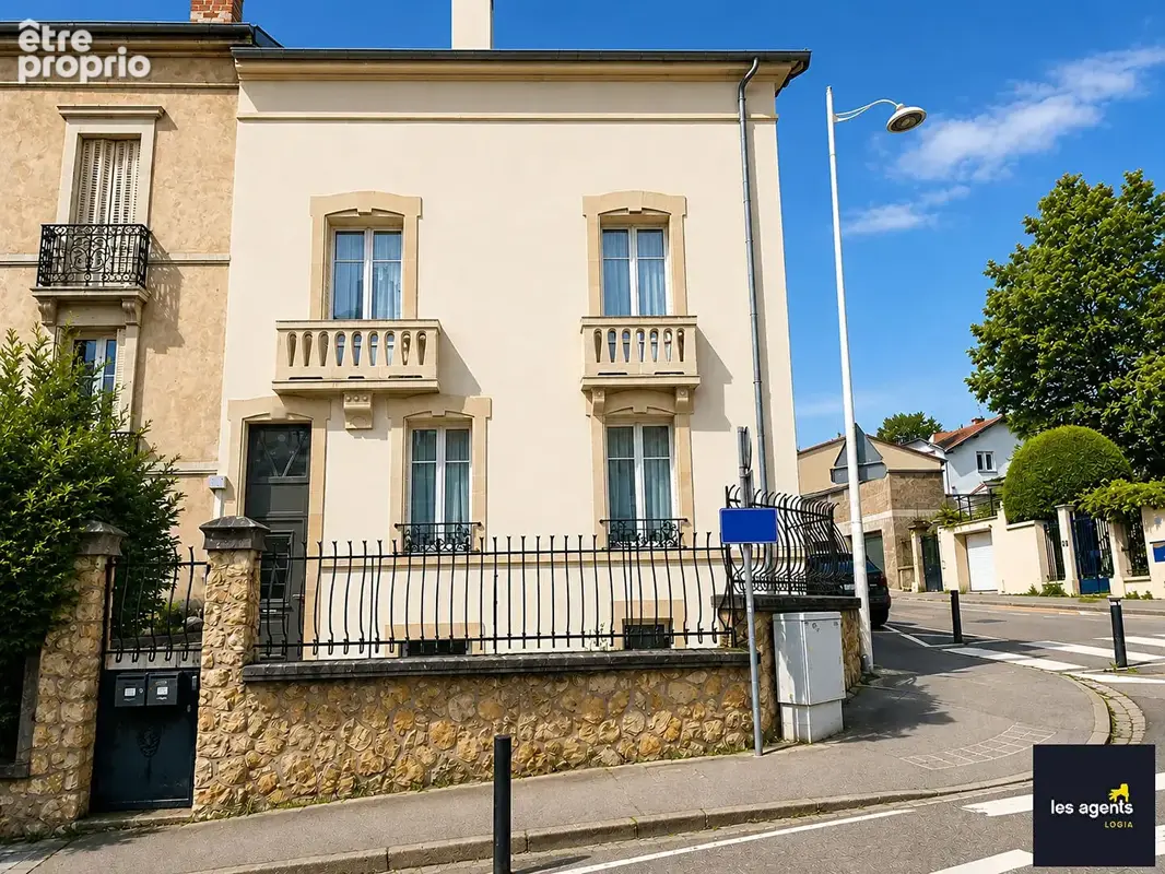 Maison de caractère , 8 pièces, 240 m² à NANCY - photo 2