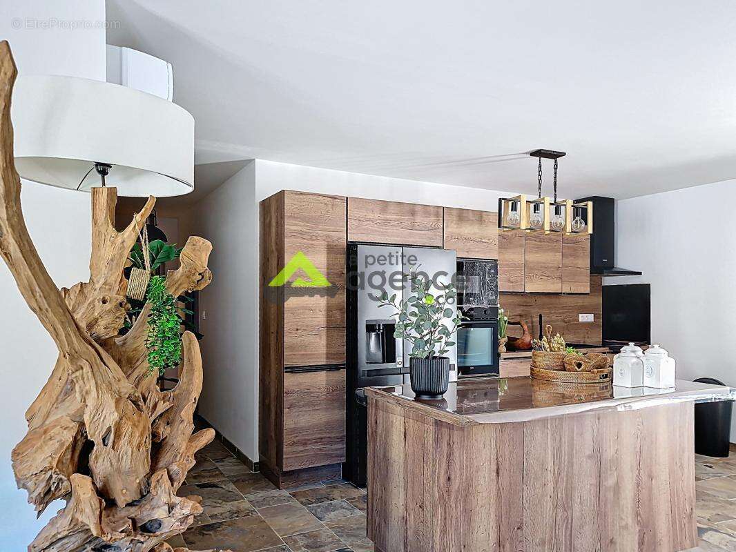 Maison à SAINTE-FEYRE