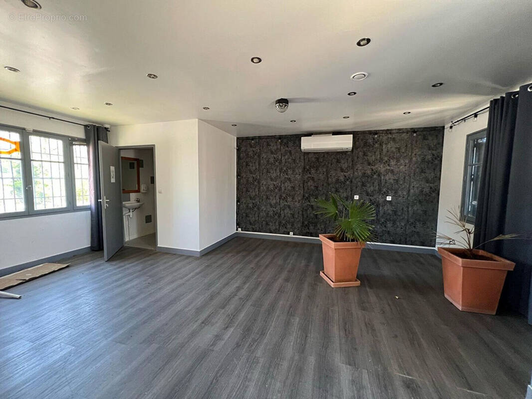 Maison à VARENNES-VAUZELLES