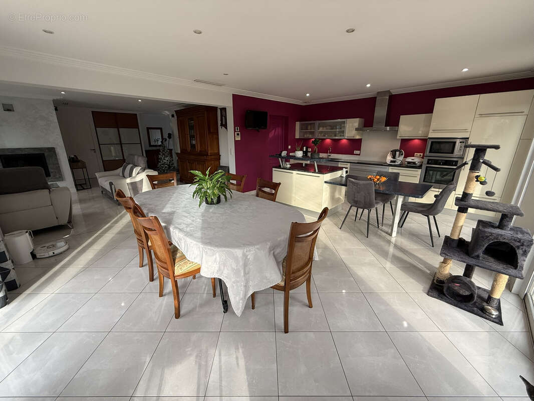 Maison à LES SORINIERES