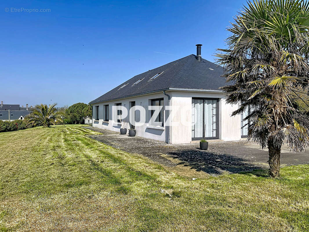 Maison à REGNEVILLE-SUR-MER