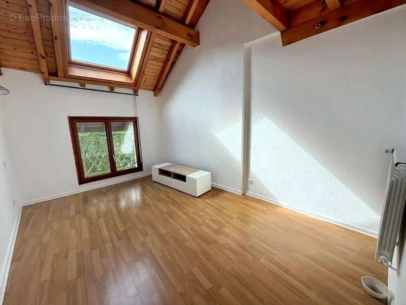 Appartement T4 atypique 77 m² – Centre Cruseilles – Maison de village entièrement rénovée - photo 4