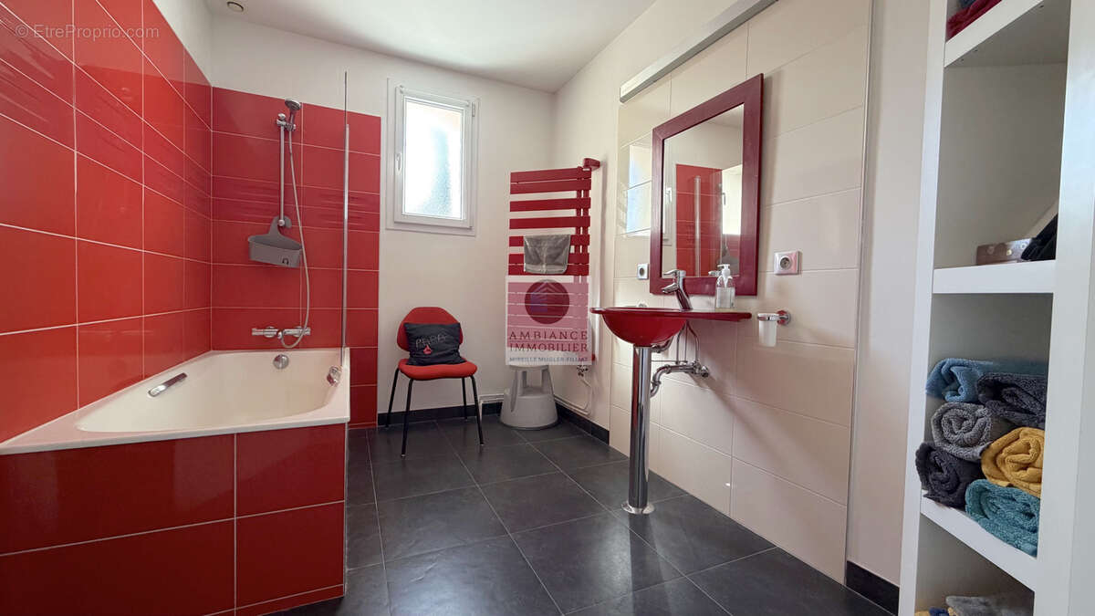 Maison à GUILHERAND-GRANGES