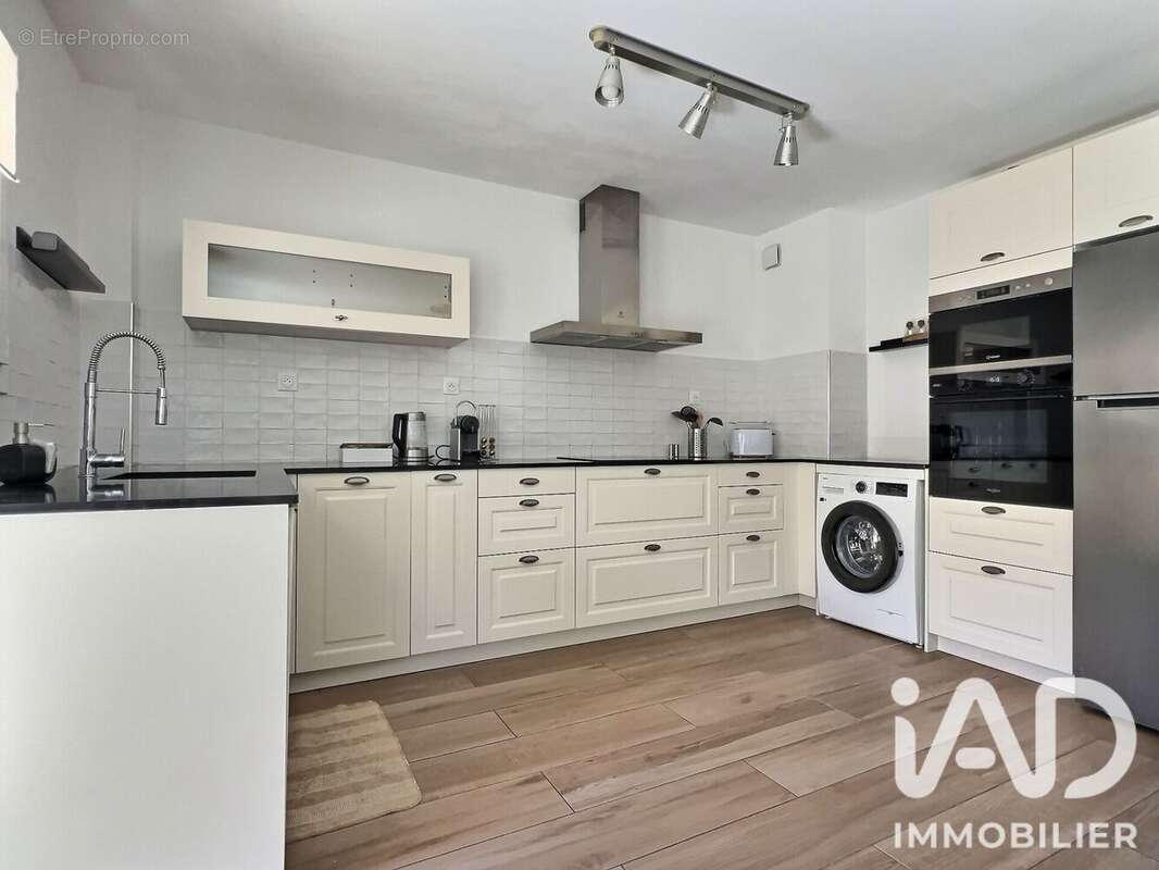Appartement 76 m² à Toulon  - photo 5
