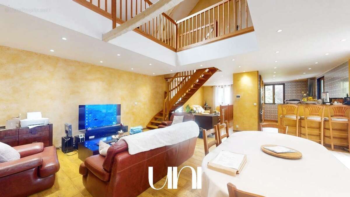 Maison à MEZIDON-CANON