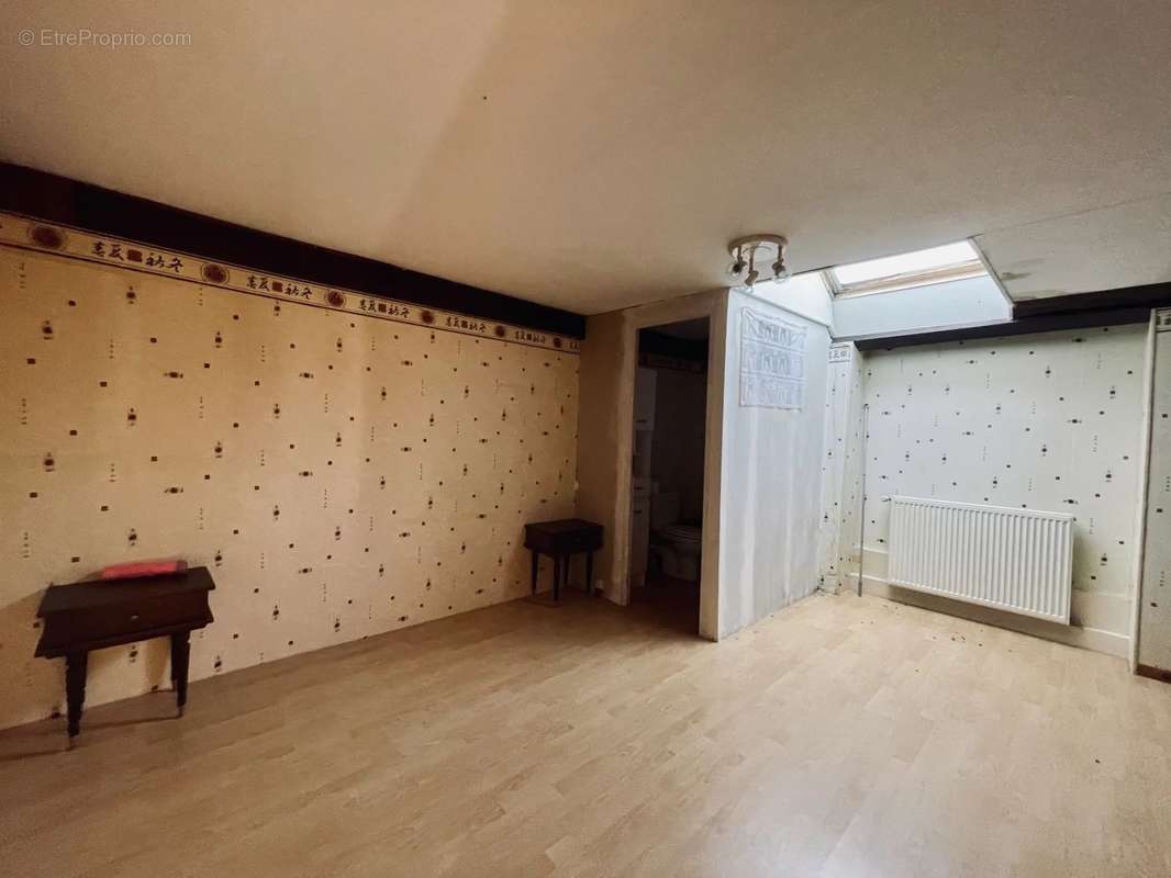 Maison à OUROUX-EN-MORVAN