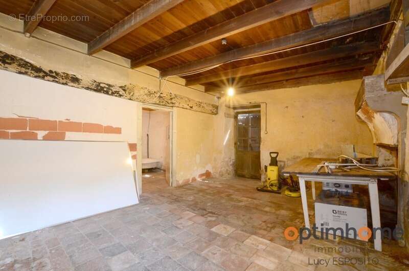  Charmante maison en pierre avec dépendance à rénover – Cœur de Saint-Laurent-de-Céris (Charente)  - photo 30