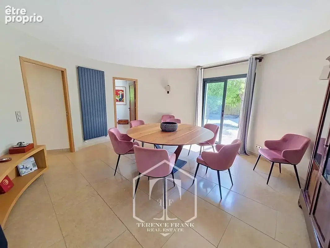 Villa de caractère – Plus de 240 m² – 5 chambres – Piscine – Jardin - photo 23