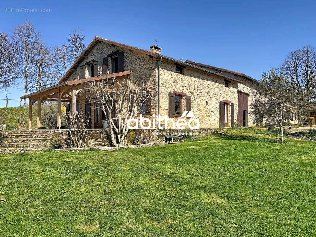 Maison à BUSSIERE-GALANT