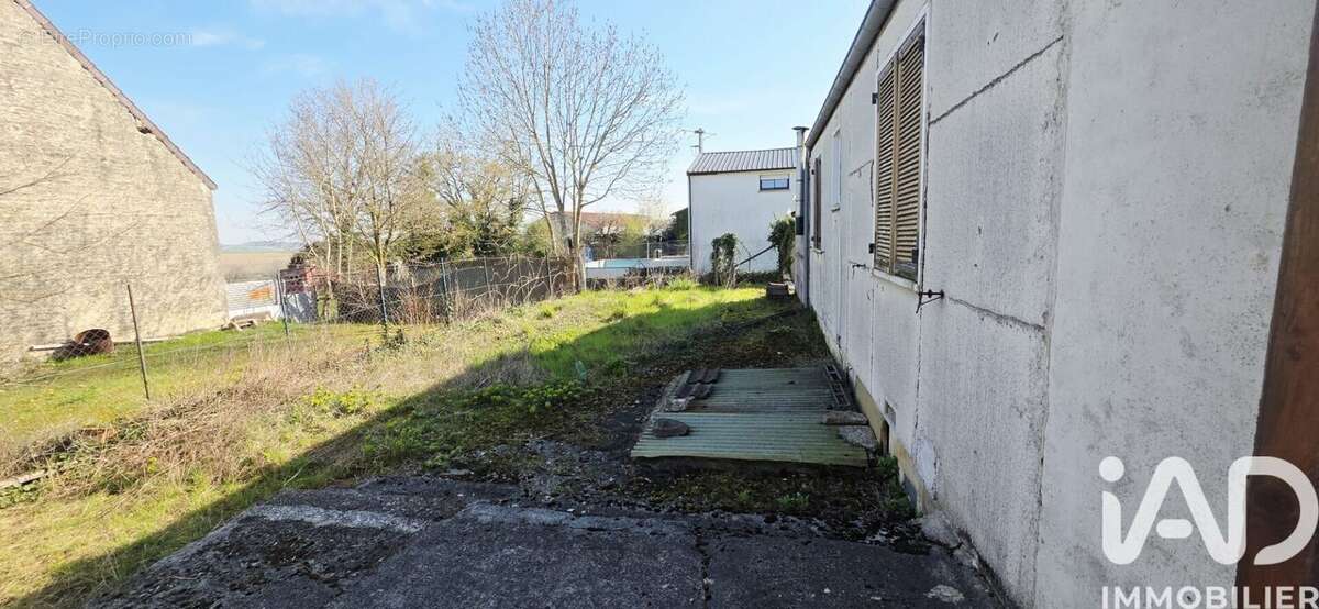 Maison 91 m² à Channes  - photo 8