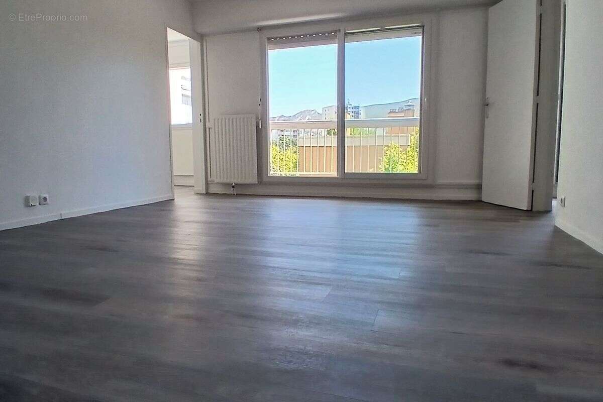 Appartement à MARSEILLE-11E
