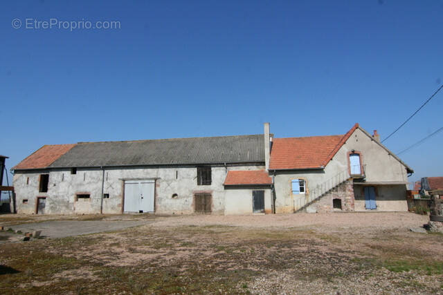Maison à NEUVY-GRANDCHAMP