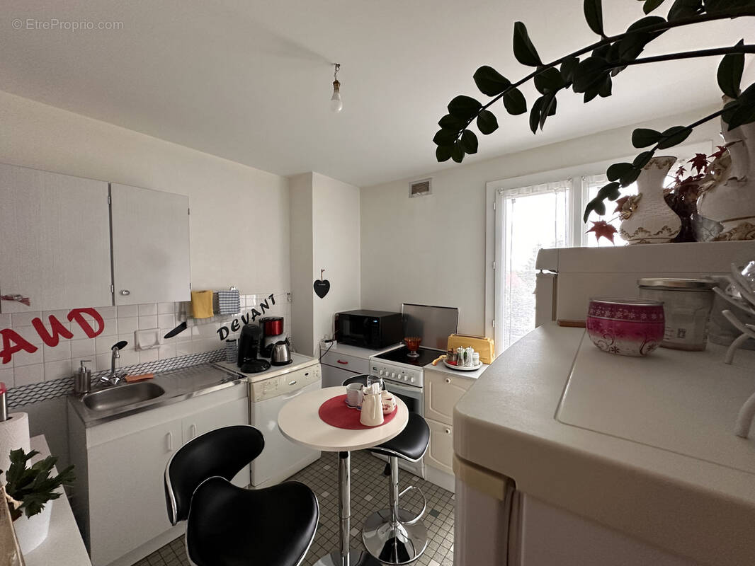 Appartement à YZEURE