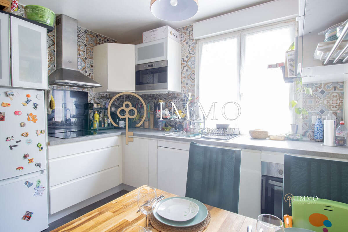 Appartement à L&#039;HAY-LES-ROSES