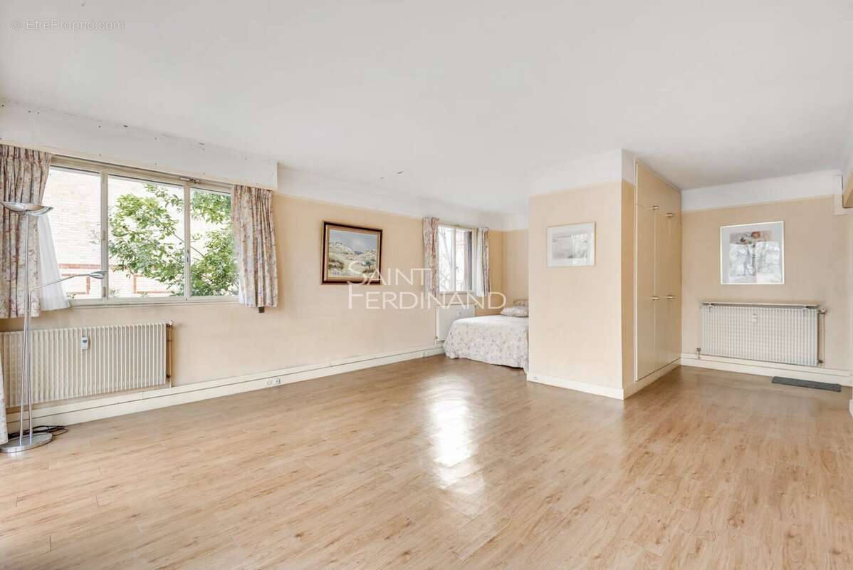 Appartement à NEUILLY-SUR-SEINE