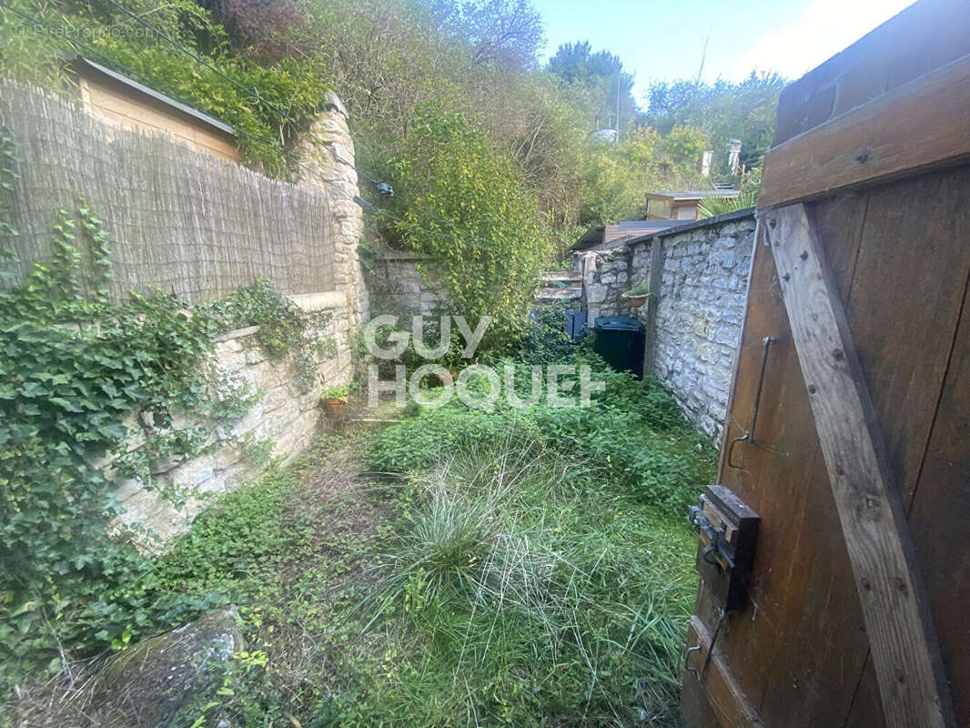 Maison à SAINT-BRIS-LE-VINEUX