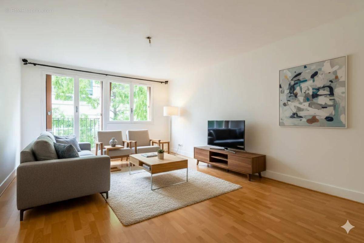 Appartement à PARIS-11E
