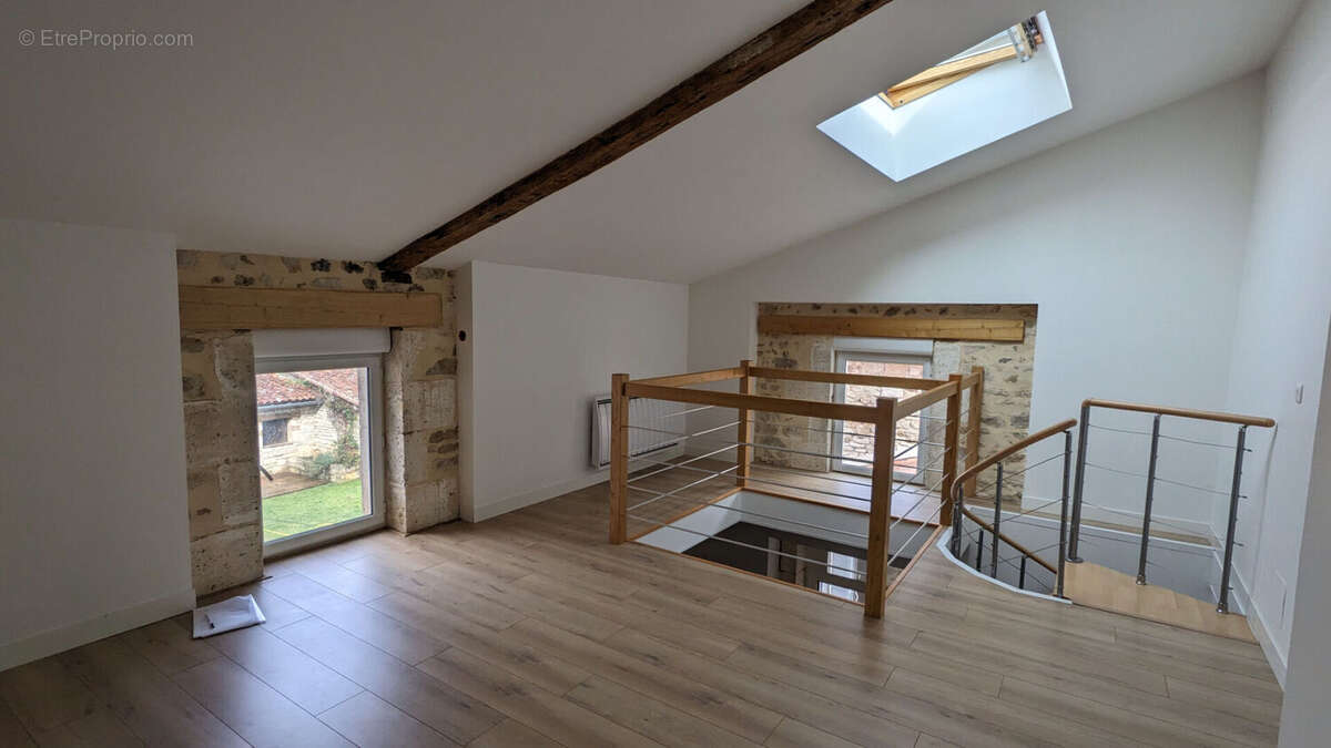 Maison à CHARROUX
