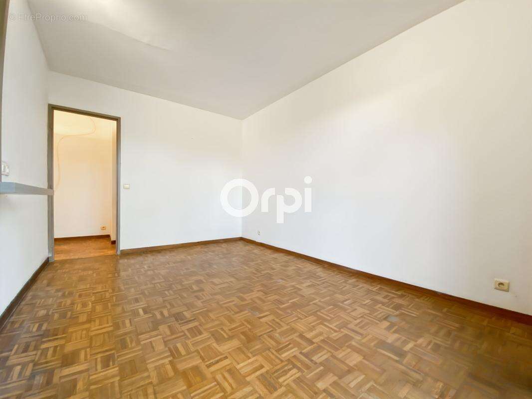 Appartement à MARSEILLE-9E