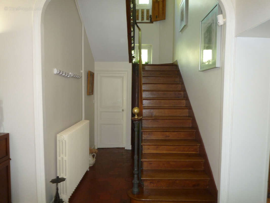 CHATEAU THIERRY  à vendre belle maison bourgeoise de 254 m2 dans un parc clos de 1372 m2 - photo 14