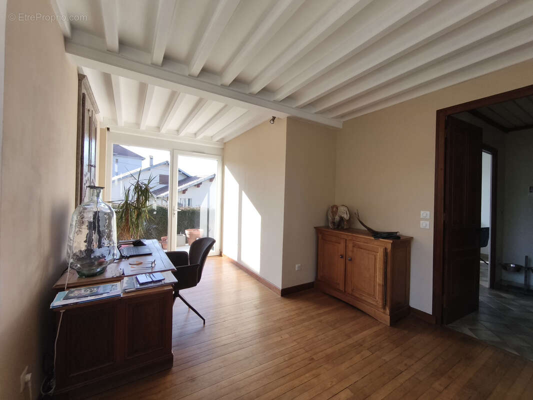 Maison à THEZILLIEU