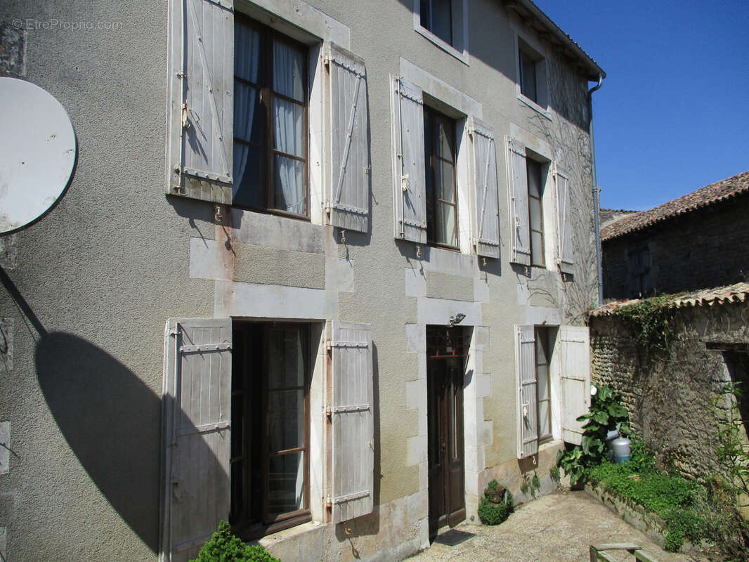 Maison à CEAUX-EN-COUHE