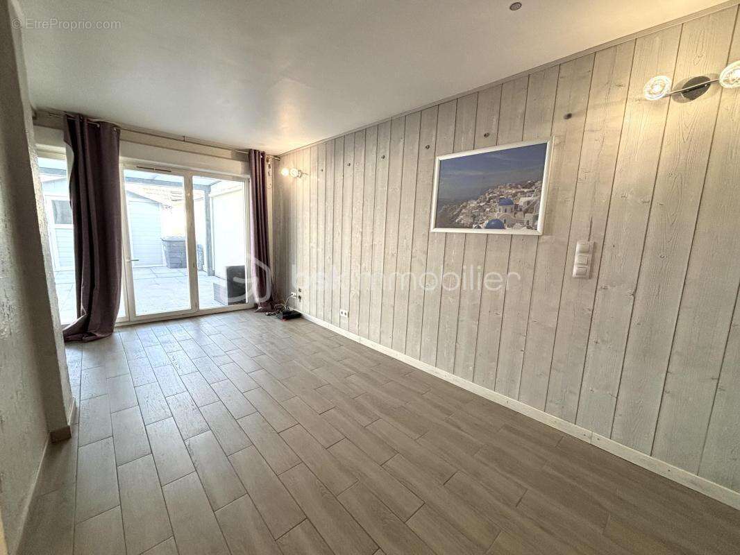 Appartement à LA VILLE-DU-BOIS